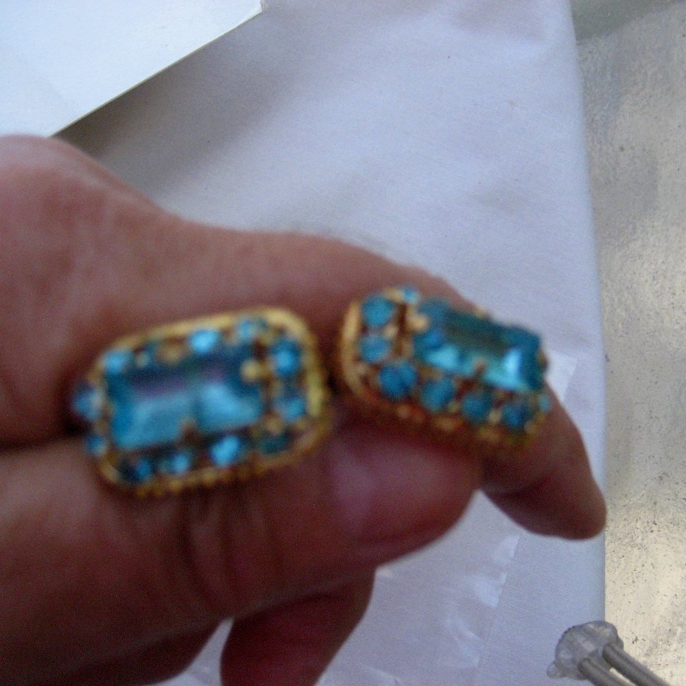Stunning Rectangular Turquoise Rhinestone Screw O… - image 1